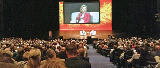 2014_0611_Hillary_Stage