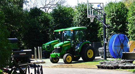 2013_0417_whtractors