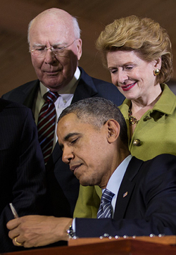 2014_0207_USDAStabenowObama